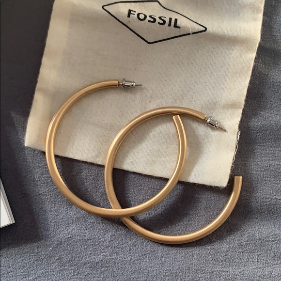 *NEW* Gold Fossil Hoop Earrings - Picture 2 of 3